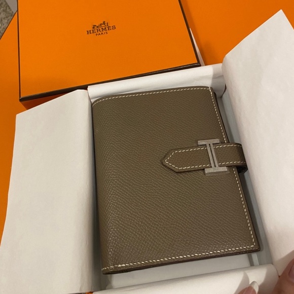 ⭐️New⭐️ Hermes Bearn Compact Wallet - Picture 2 of 5